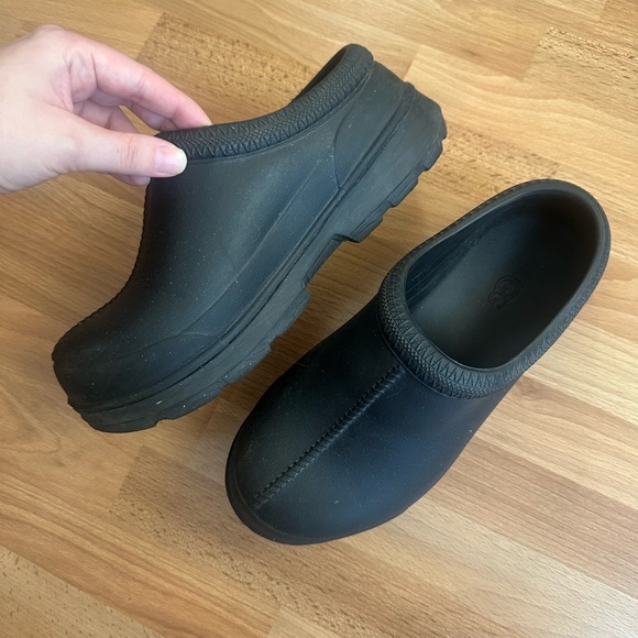 UGG Tasman Rain Boot - Picture 3 of 5